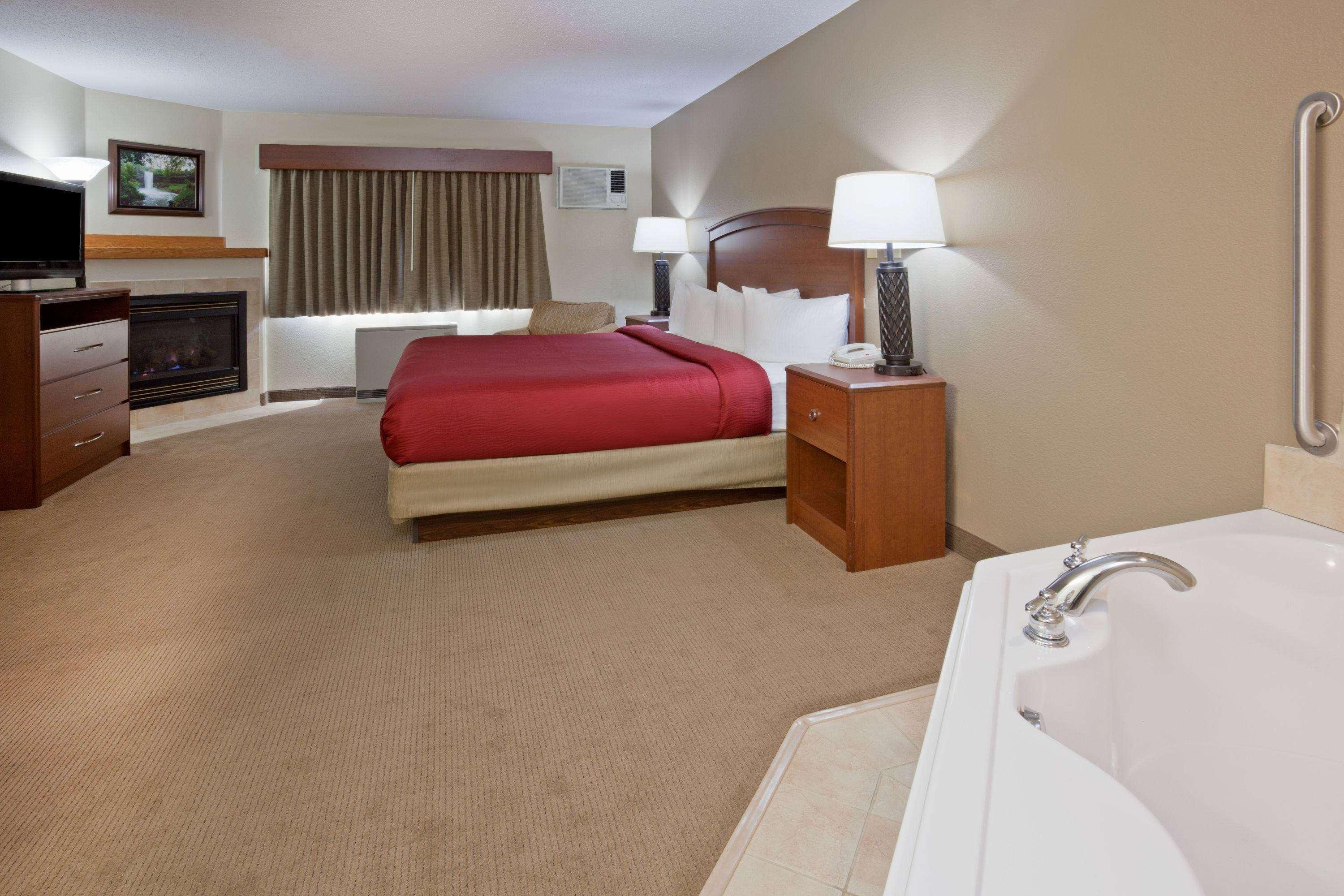 Americinn By Wyndham Roseau Екстериор снимка