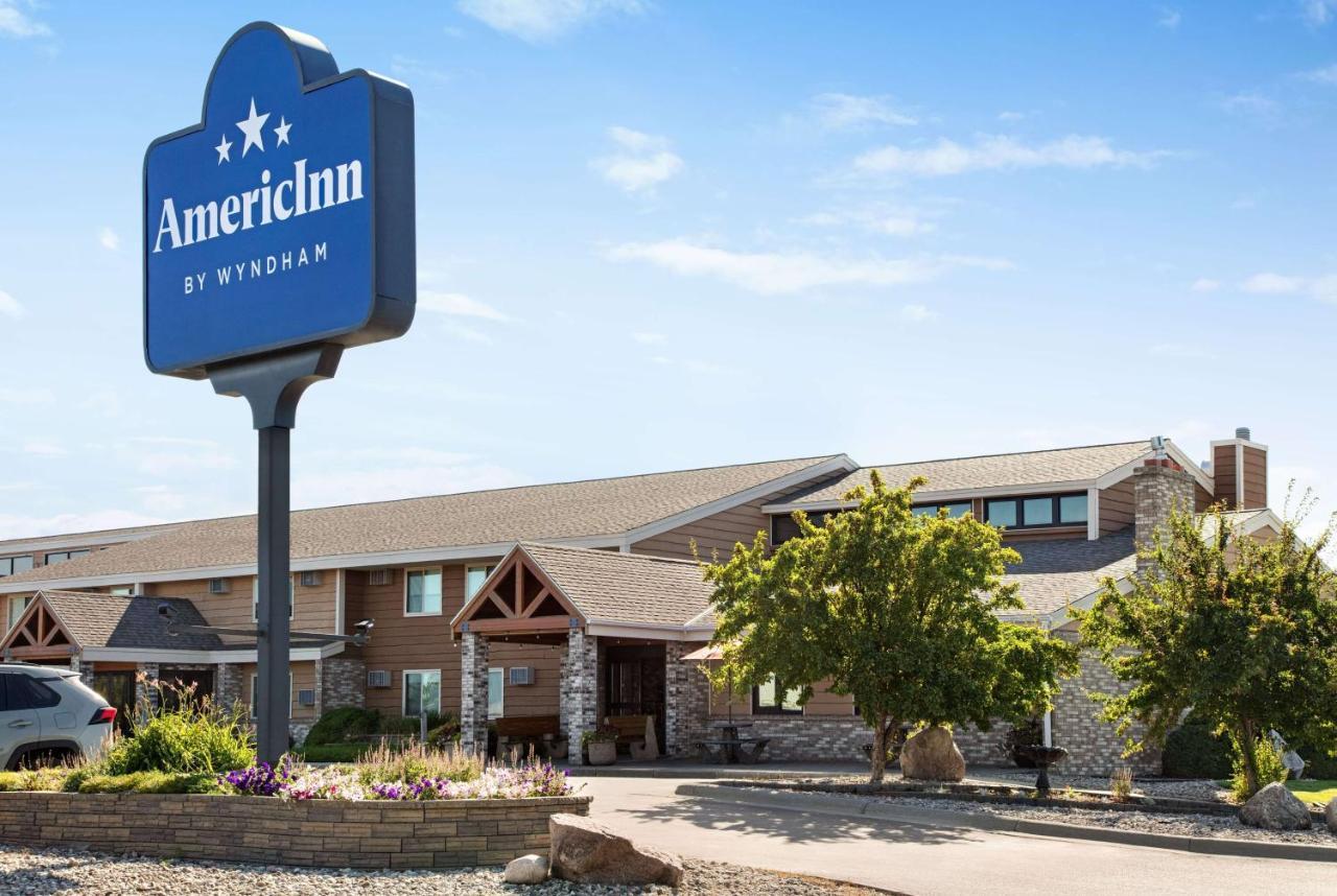 Americinn By Wyndham Roseau Екстериор снимка