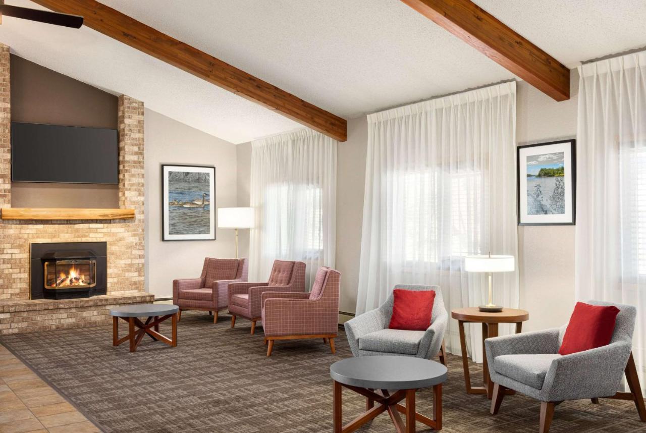 Americinn By Wyndham Roseau Екстериор снимка