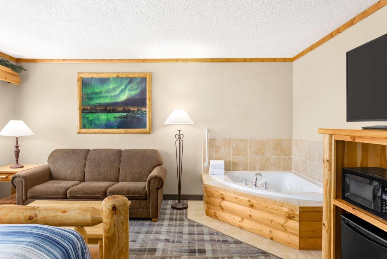 Americinn By Wyndham Roseau Екстериор снимка